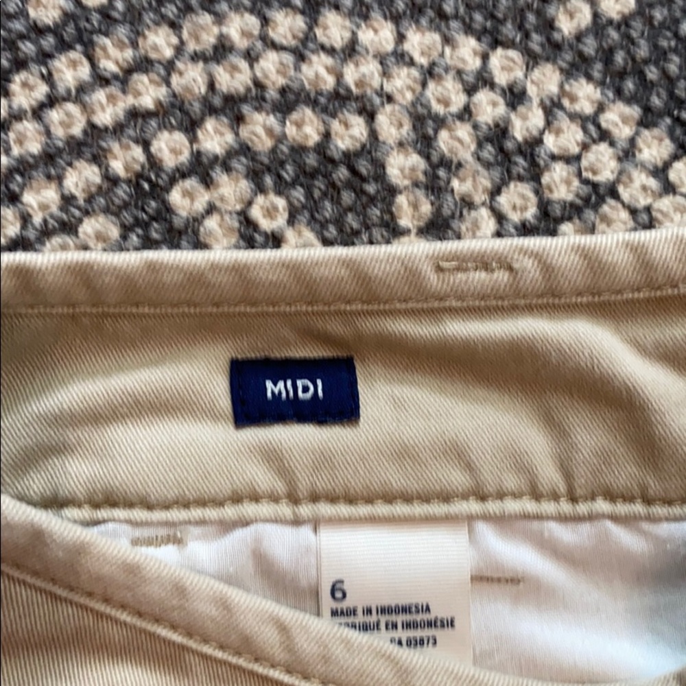 2 Pair Basically New American Eagle Shorts - Picture 4 of 5